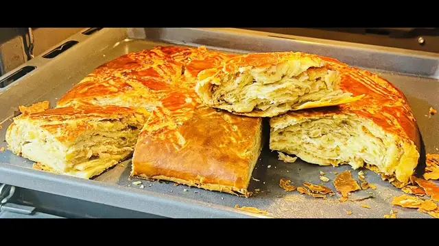 Простые слойки с ореховой начинкой