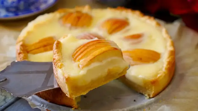 Яблочный пирог со сливками