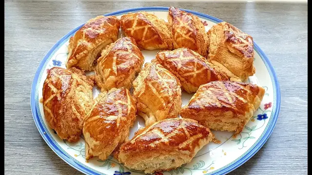 Слоеные пироженки к чаю