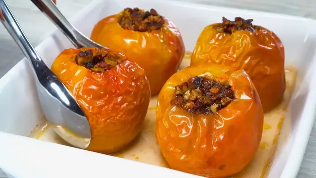 Запечённые яблоки с орехами