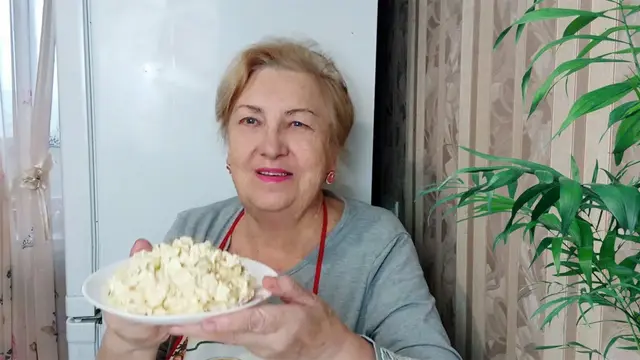 Потрясающе вкусный салат из куриной грудки