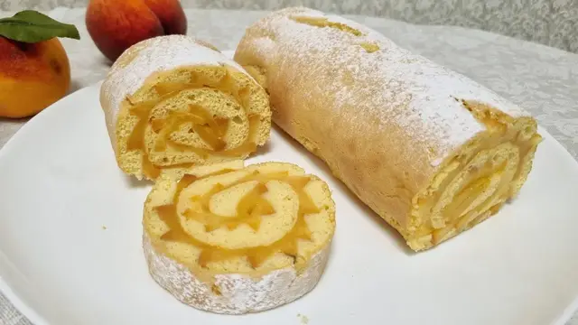 Вкуснейший рулет с персиками