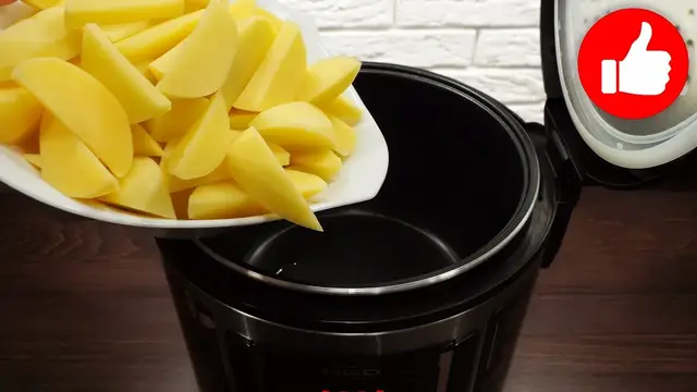 Картошка с чесноком в мультиварке