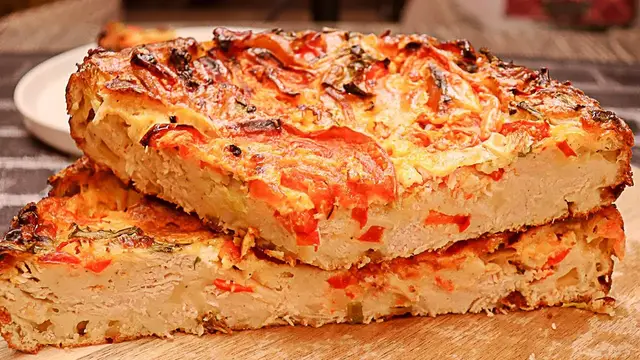 Горячий ленивый пирог с курицей 
