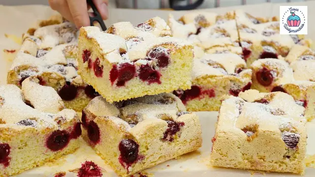 Пышная шарлотка с вишней
