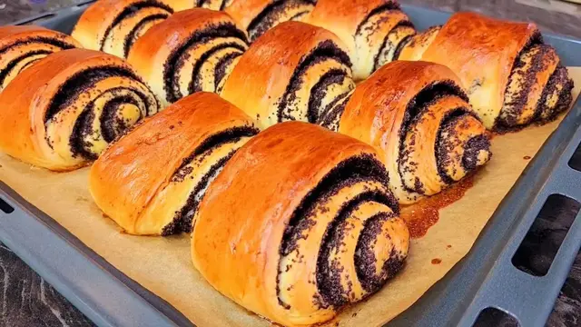 Вкусные булочки с маком