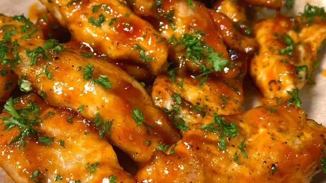 Сочное и Нежные филе курицы в соусе на сковороде