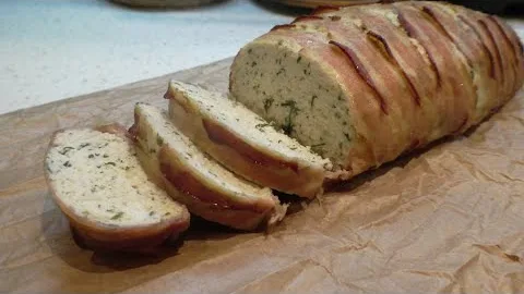 Праздничный рулет из курицы