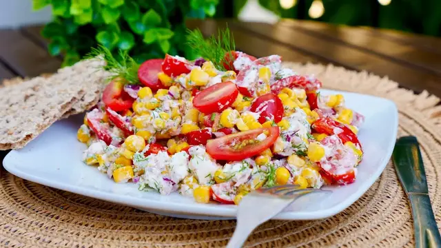 Салат с сыром фета