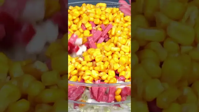 Обалденно вкусный и быстрый салат с колбасой и пекинской капустой