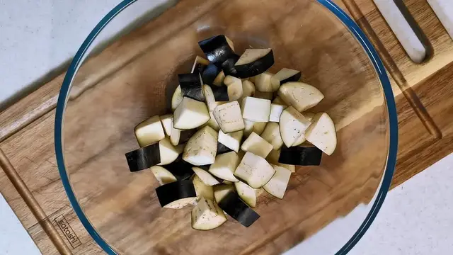 Макароны с жаренными баклажанами 