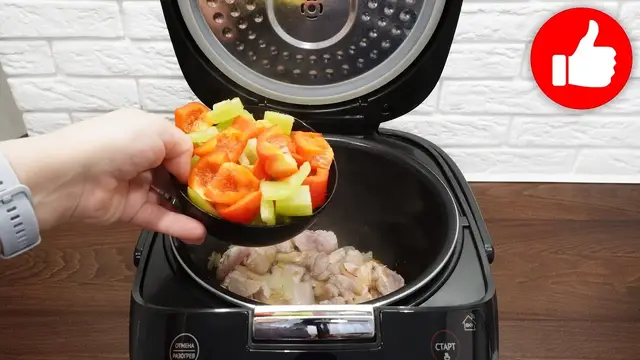 Паприкаш из курицы в мультиварке