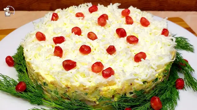 Новогодний салат Сугроб с курицей 