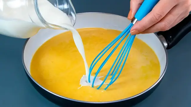 Самый лёгкий и вкусный пирог на сковородке