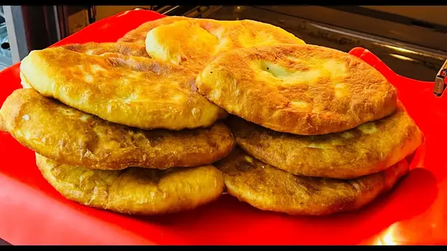 Нежные пирожки из творожного теста с картошкой