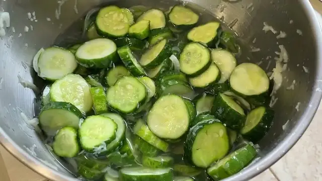 Салат на зиму из огурцов