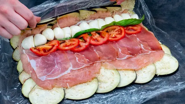 Рулет из баклажанов, с куриной грудкой и сливочной начинкой