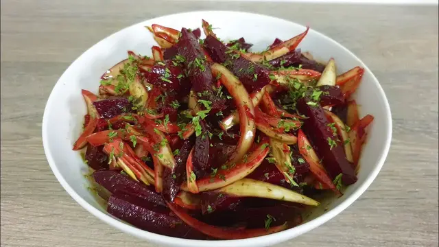 Салат из свеклы и лука