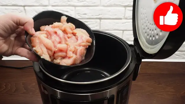 Куриное филе и сливки в мультиварке