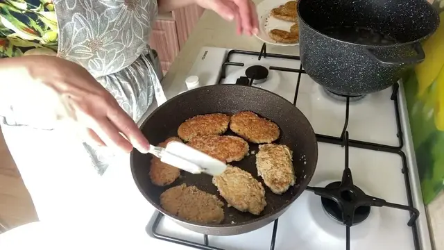 Вкусные котлеты с рыбными консервами