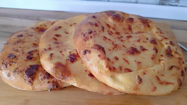 Вкуснейшие лепёшки с сыром на кефире