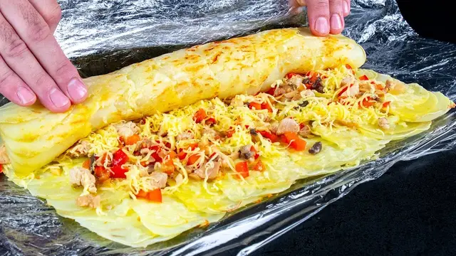 Картофельный рулет с куриной грудкой