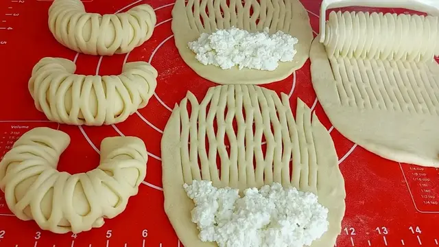 Булочки с творожной начинкой