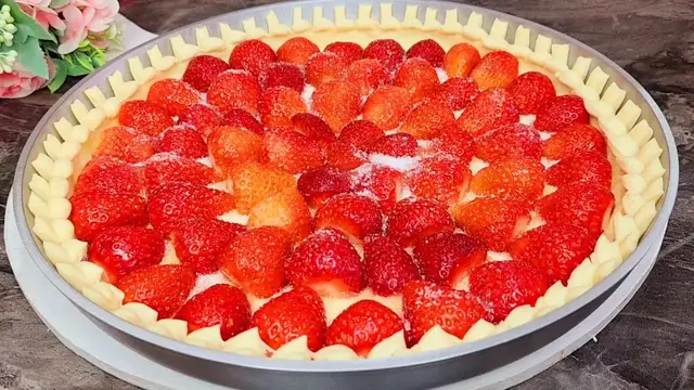 Вкусный клубничный пирог