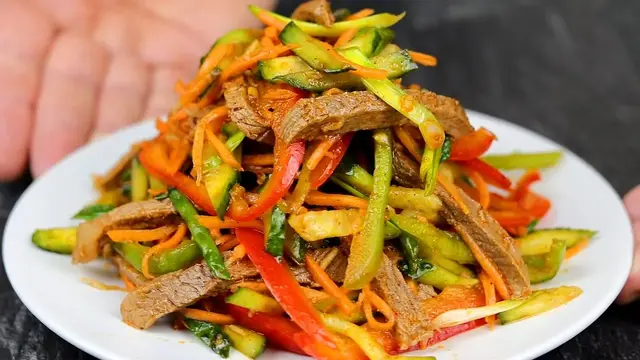 Мясной салат на закуску 