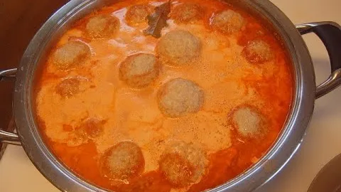 Суп с тефтелями и лапшой