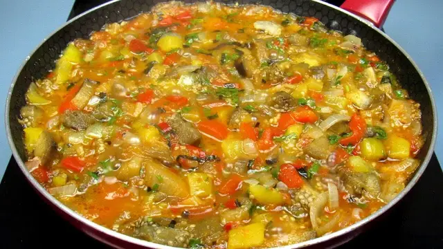 Овощное рагу с баклажанами