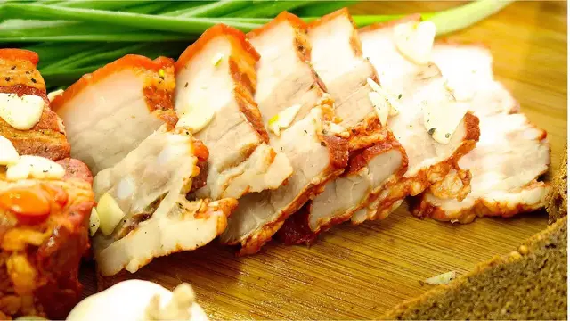 Нежное и вкусное мало в луковой шелухе