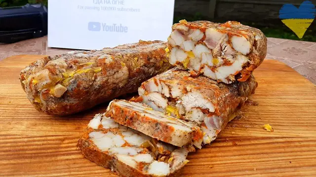 Рулет из сала с курицей