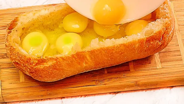 Быстрый и вкусный завтрак из яиц и одного батона