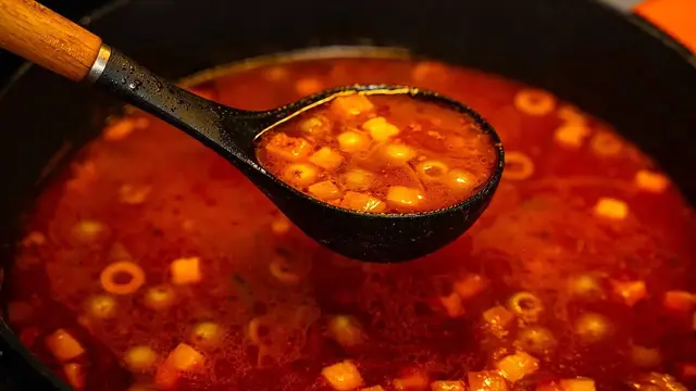Солянка мясная по-домашнему