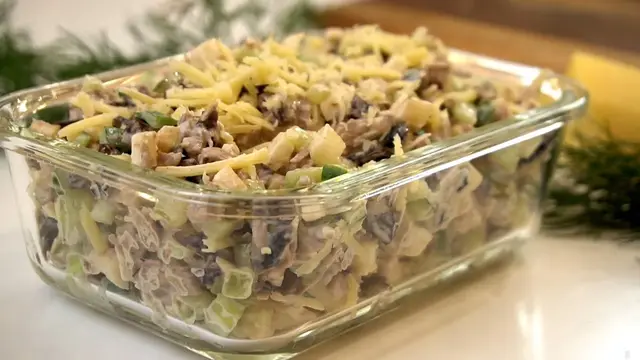 Новый салат с говядиной и черносливом