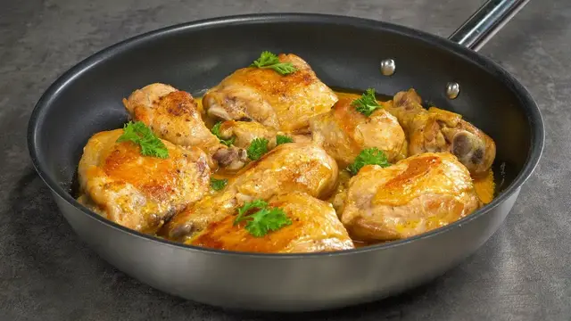 Курица в сливочно-чесночном соусе