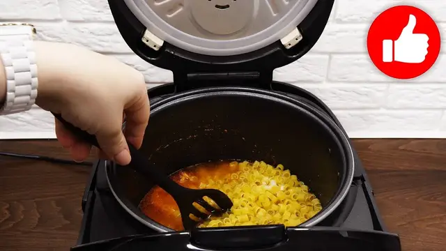 Макароны с курицей в томатном соусе в мультиварке