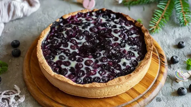 Тарт с голубикой и сметанной заливкой 