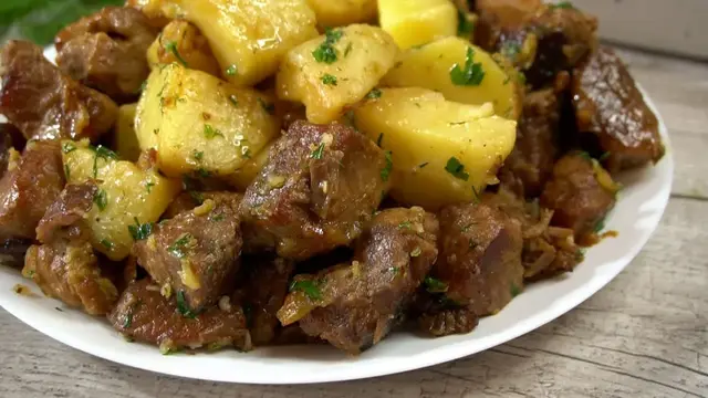 Картофель с мясом на ужин