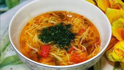 Вкусный суп с лапшой
