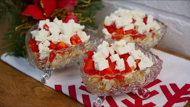 Вкусный салат с курицей и сыром фета за 5 минут