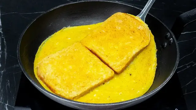 Вкусный сэндвич на завтрак