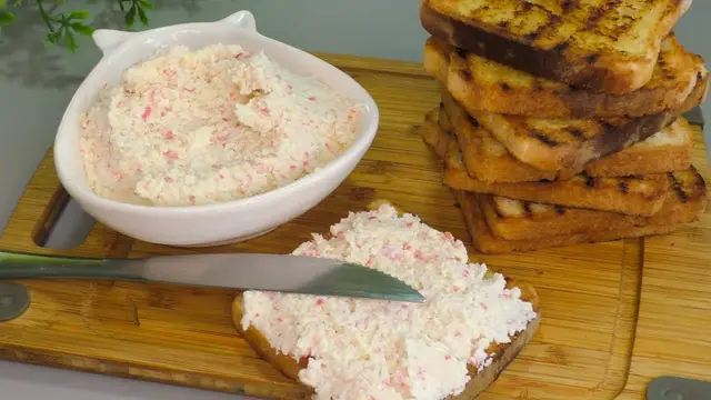 Пикантная закуска из крабовых палочек и плавленого сырка