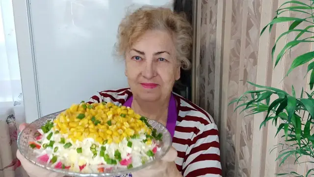 Любимый салат с крабовыми палочками на Новый год