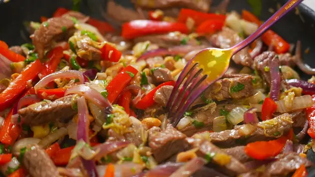 Мясо с овощами в азиатском стиле на ужин