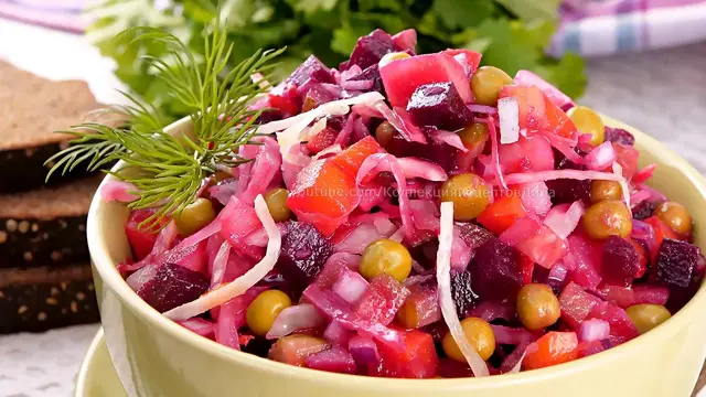 Винегрет с квашеной капустой и зеленым горошком