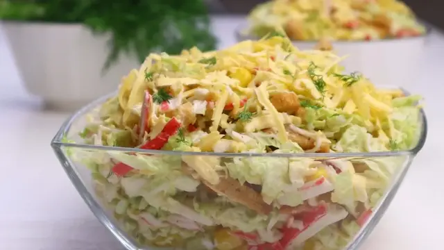 Салат Моментальный крабовый с капустой