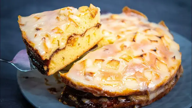 Пирог с яблоками и корицей