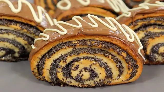 Булочки с маком